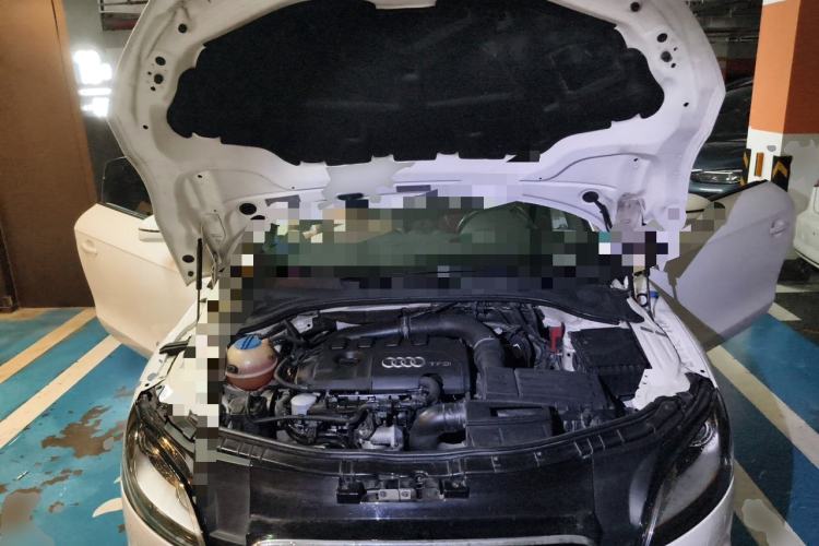 Used Audi TT 2011 TT Coupe 2.0 TFSI Engine Bay
