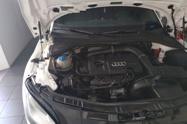 Used Audi TT 2011 TT Roadster 2.0TFSI Engine Bay Right