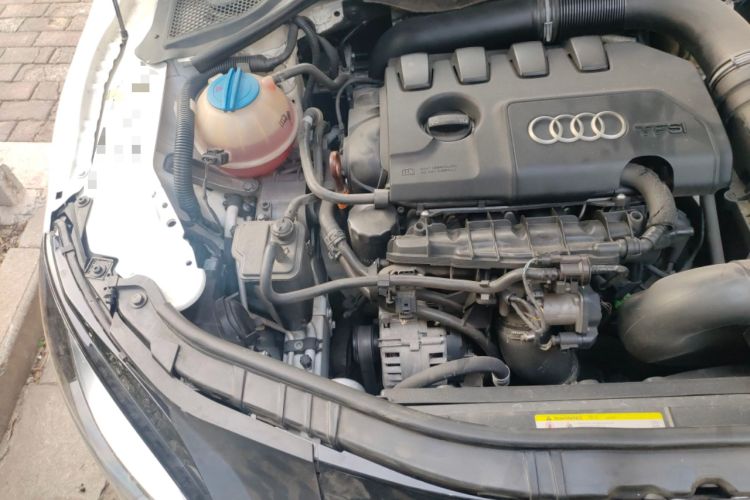 Used Audi TT 2011 TT Coupe 2.0 TFSI Engine Bay Right