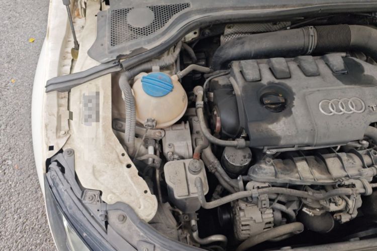 Used Audi TT 2011 TT Coupe 2.0 TFSI Engine Bay Right