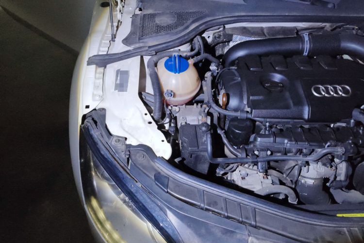 Used Audi TT 2011 TT Coupe 2.0TFSI quattro Engine Bay Right