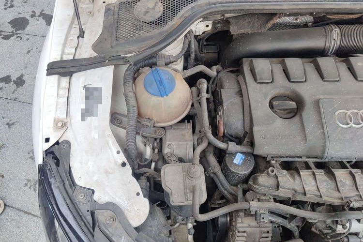 Used Audi TT 2011 TT Coupe 2.0 TFSI Engine Bay Right