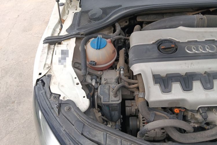 Used Audi TT 2011 TT Coupe 2.0 TFSI Engine Bay Right