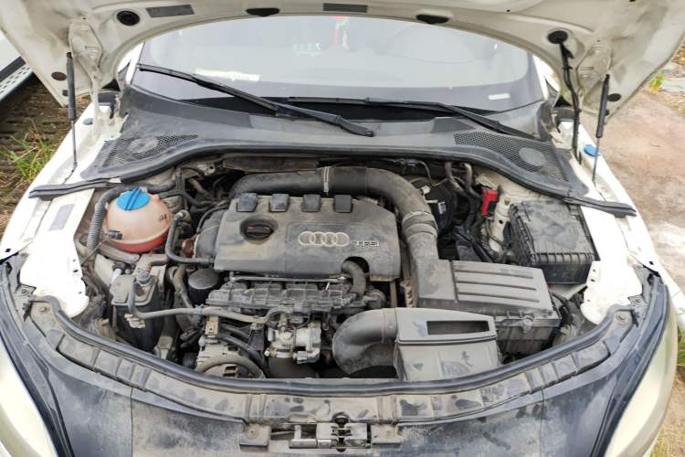 Used Audi TT 2011 TT Coupe 2.0 TFSI Engine Bay