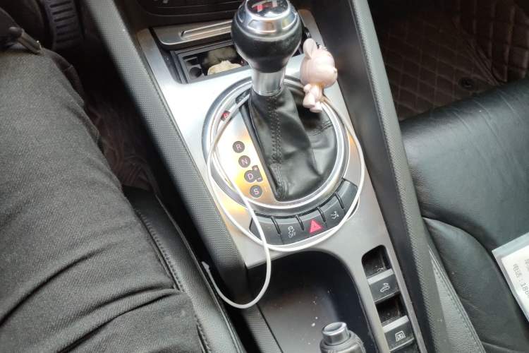 Used Audi TT 2011 TT Roadster 2.0TFSI Gear Lever