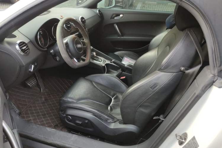 Used Audi TT 2011 TT Roadster 2.0TFSI Left Front Seat