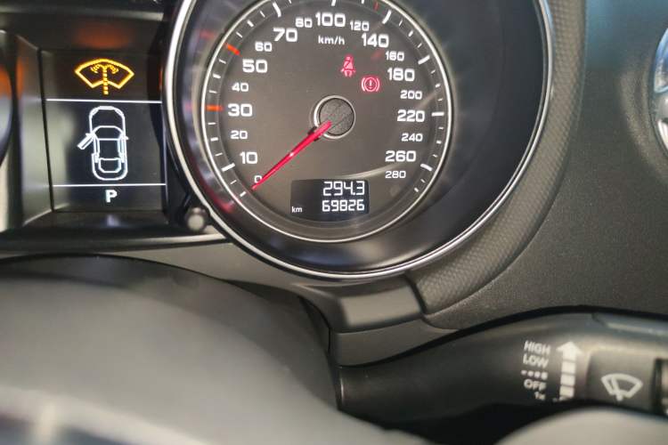 Used Audi TT 2011 TT Roadster 2.0TFSI Odometer Close Up