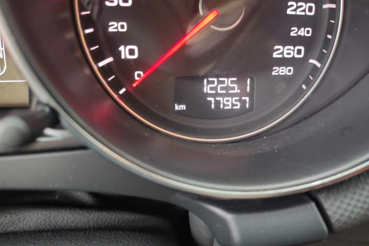 Used Audi TT 2011 TT Coupe 2.0TFSI quattro Odometer Close Up