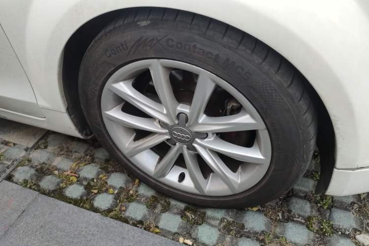 Used Audi TT 2011 TT Roadster 2.0TFSI Right Front Wheel Hub