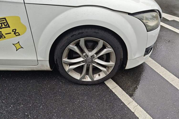 Used Audi TT 2011 TT Roadster 2.0TFSI quattro Right Front Wheel Hub