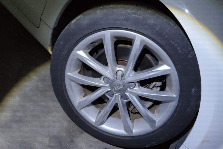 Used Audi TT 2011 TT Coupe 2.0TFSI quattro Right Front Wheel Hub