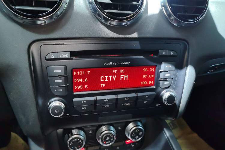 Used Audi TT 2011 TT Coupe 2.0 TFSI Audio And AC Panel