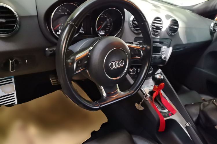 Used Audi TT 2011 TT Coupe 2.0 TFSI Center Console