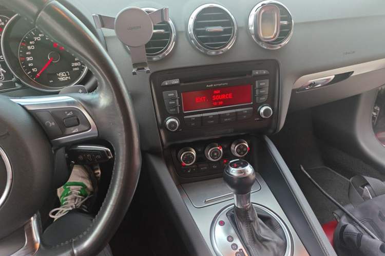 Used Audi TT 2012 TT Roadster 2.0TFSI Elegant Edition Audio And AC Panel