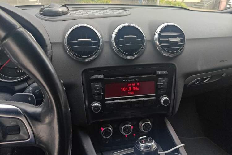 Used Audi TT  Audio And AC Panel