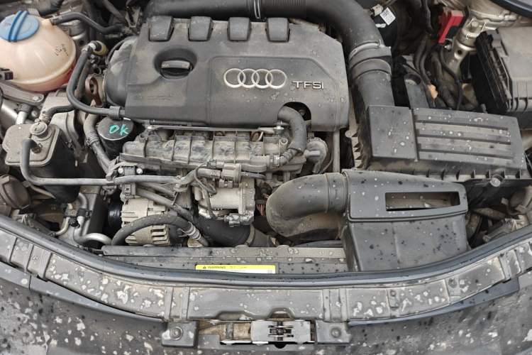 Used Audi TT  Engine Bay