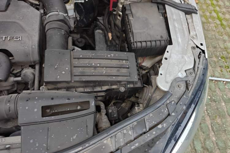 Used Audi TT  Engine Bay Left