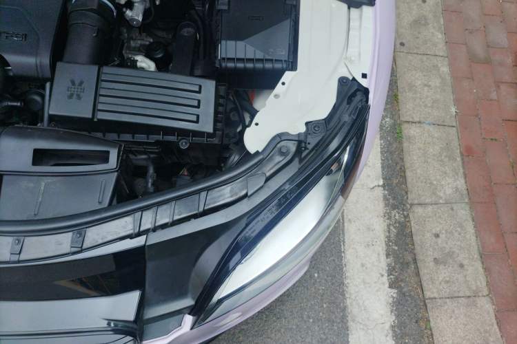 Used Audi TT 2013 TT Roadster 45 TFSI Engine Bay Left
