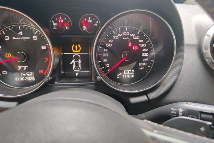Used Audi TT 2013 TT Coupe 45 TFSI Odometer Close Up