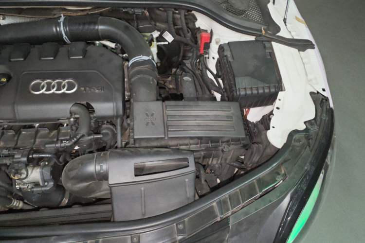 Used Audi TT 2013 TT Roadster 45 TFSI Engine Bay Left