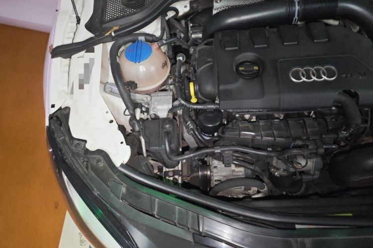 Used Audi TT 2013 TT Roadster 45 TFSI Engine Bay Right
