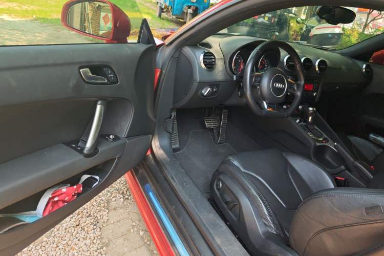 Used Audi TT 2013 TT Coupe 45 TFSI quattro Driver Seat