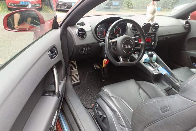 Used Audi TT 2013 TT Coupe 45 TFSI Driver Seat