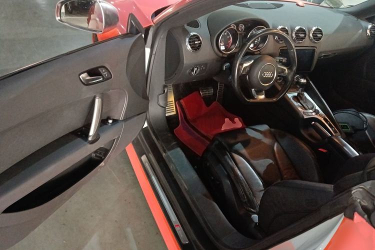 Used Audi TT 2013 TT Roadster 45 TFSI quattro Interior 3