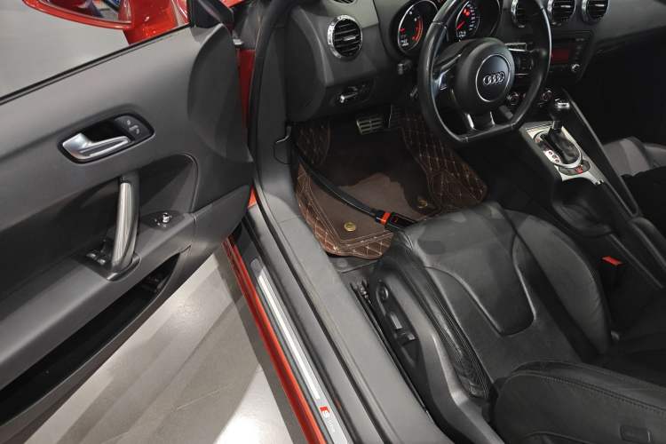 Used Audi TT 2013 TT Coupe 45 TFSI Interior 3