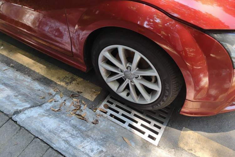 Used Audi TT 2013 TT Coupe 45 TFSI Right Front Wheel Hub