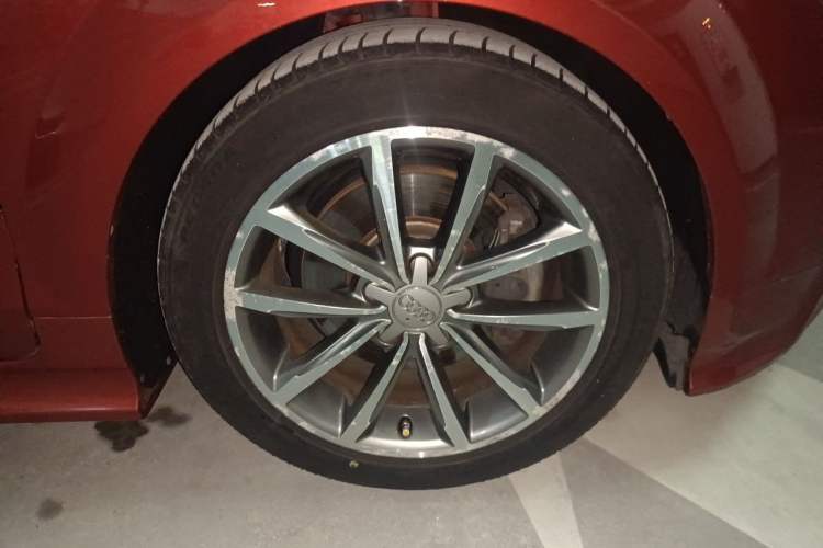 Used Audi TT 2013 TT Coupe 45 TFSI Right Front Wheel Hub