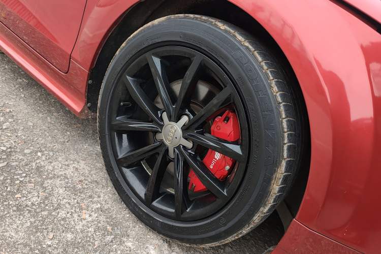 Used Audi TT 2013 TT Coupe 45 TFSI Right Front Wheel Hub