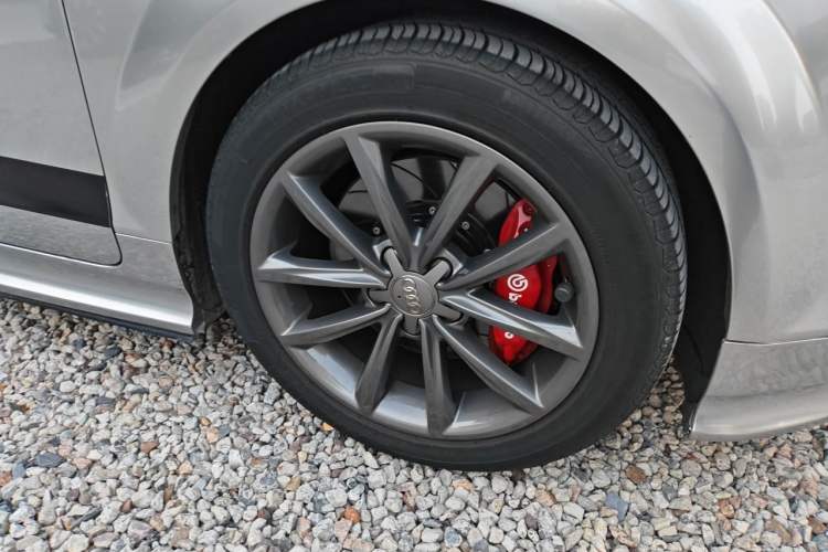Used Audi TT 2013 TT Roadster 45 TFSI quattro Right Front Wheel Hub