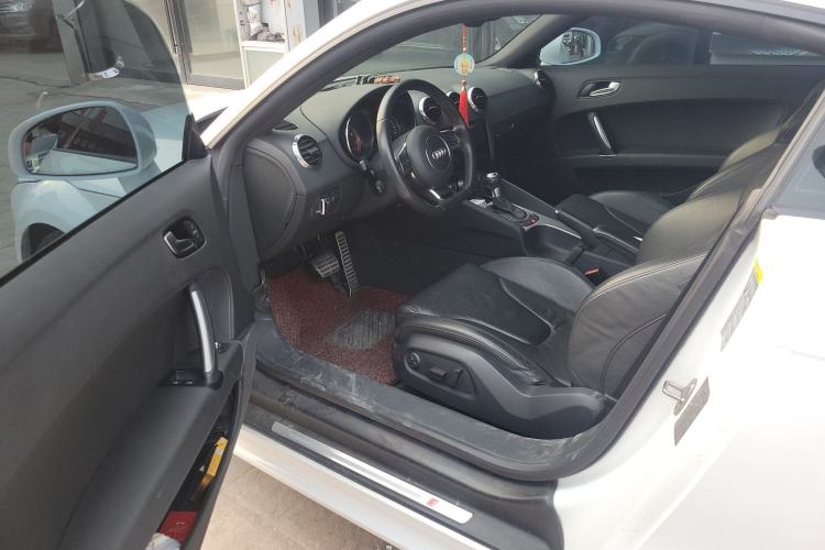 Used Audi TT 2013 TT Coupe 45 TFSI White Classic Edition Driver Seat