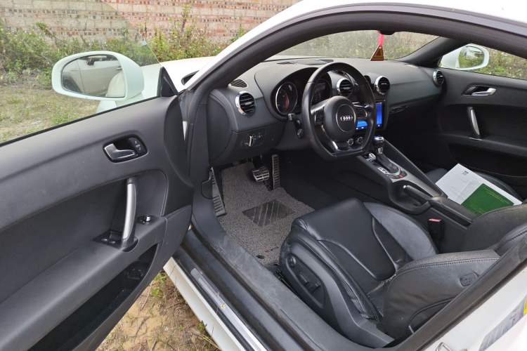 Used Audi TT 2013 TT Coupe 45 TFSI Driver Seat