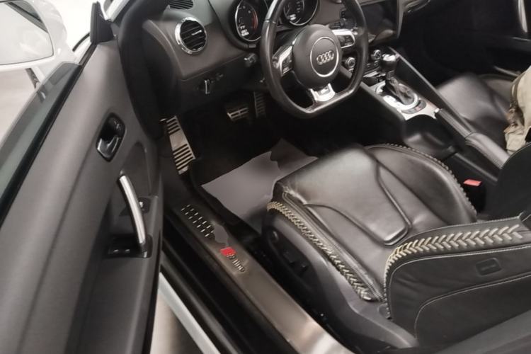 Used Audi TT 2013 TT Roadster 45 TFSI Driver Seat