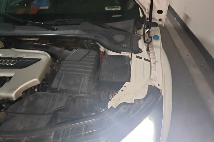 Used Audi TT 2013 TT Coupe 45 TFSI quattro Engine Bay Left