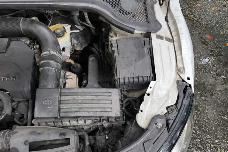 Used Audi TT 2013 TT Coupe 45 TFSI Engine Bay Left