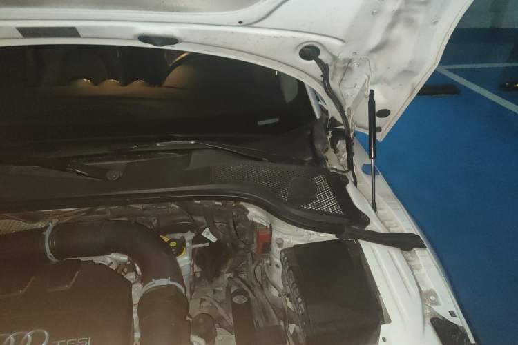 Used Audi TT 2013 TT Coupe 45 TFSI Engine Bay Left