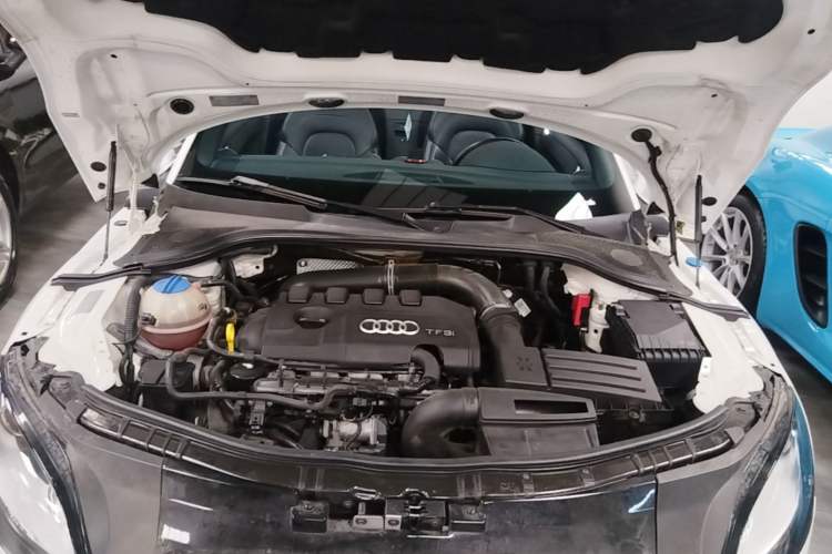 Used Audi TT 2013 TT Roadster 45 TFSI Engine Bay