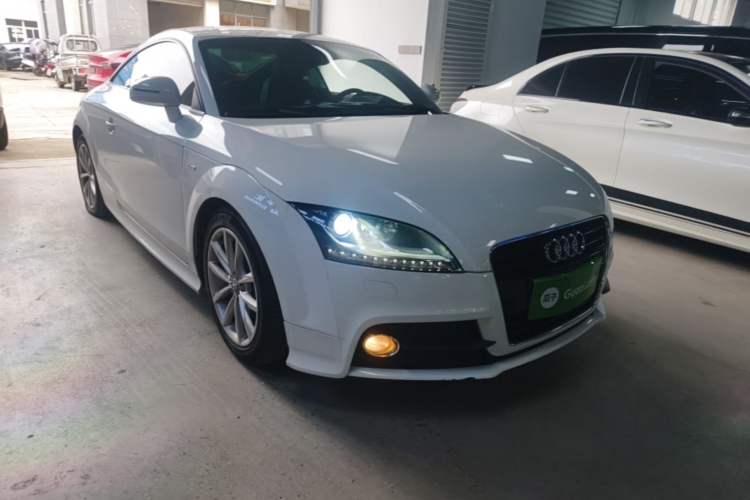 Used Audi TT 2013 TT Coupe 45 TFSI Front Right 45 Deg