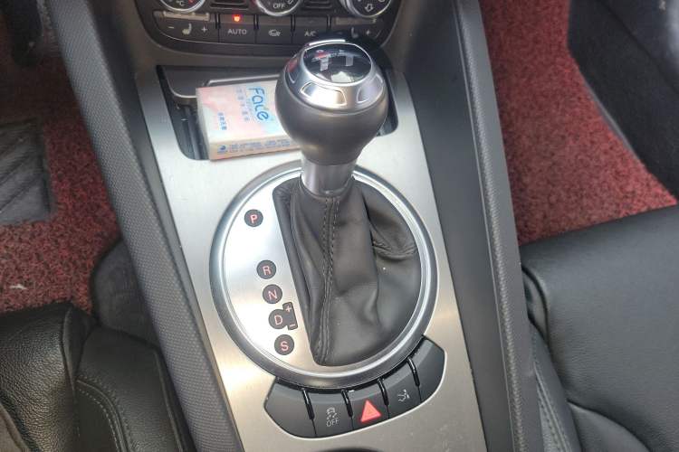 Used Audi TT 2013 TT Coupe 45 TFSI White Classic Edition Gear Lever