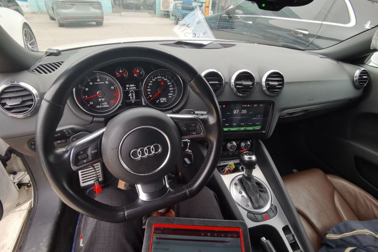 Used Audi TT 2013 TT Roadster 45 TFSI Interior 2