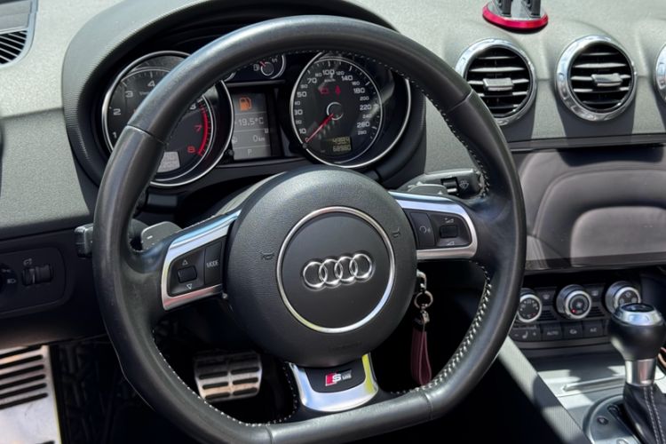Used Audi TT 2013 TT Roadster 45 TFSI Interior 2