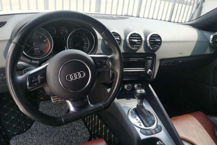 Used Audi TT 2013 TT Coupe 45 TFSI Interior 3