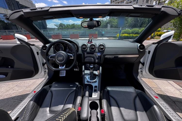 Used Audi TT 2013 TT Roadster 45 TFSI Interior 3