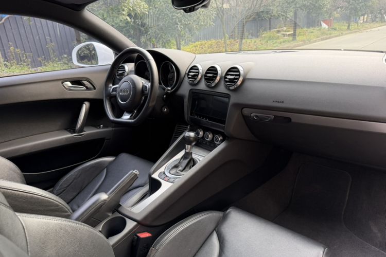 Used Audi TT 2013 TT Coupe 45 TFSI Interior 4