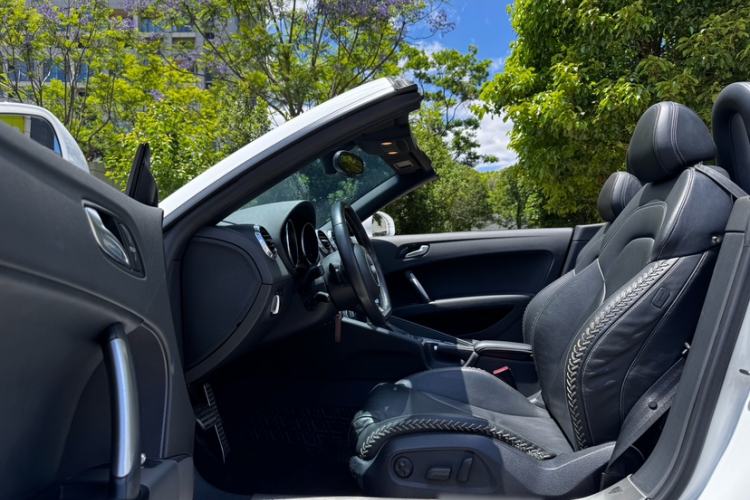 Used Audi TT 2013 TT Roadster 45 TFSI Interior 5