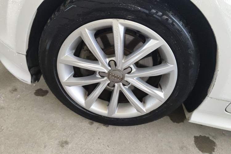 Used Audi TT 2013 TT Coupe 45 TFSI Left Front Wheel Hub