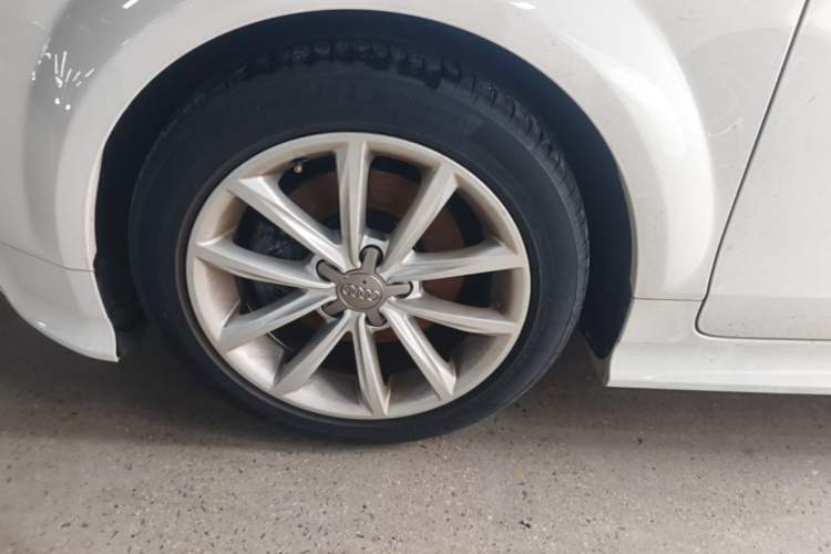 Used Audi TT 2013 TT Coupe 45 TFSI Left Front Wheel Hub